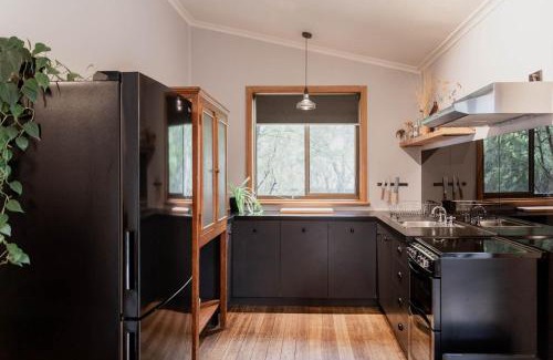 Cygnet House | LUMI cottage in Cygnet art food and nature haven