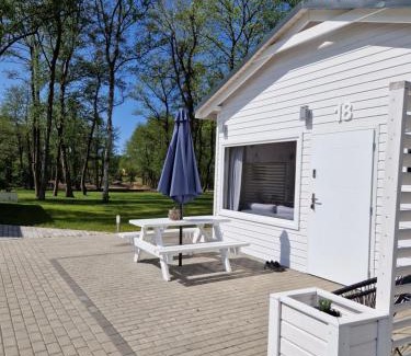 Rewal House | Lumi Resort Domki letniskowe z podgrzewanym basenem