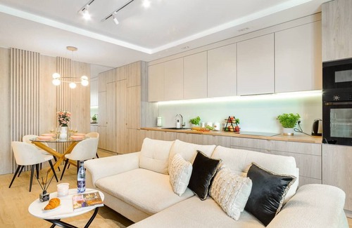 Baluty Apartment | Lumina deluxe apart with balcony