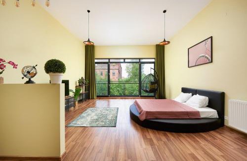 Lodz Apartment | Lumina Loft Tymienieckiego with a view of the lake