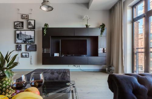 Lodz Apartment | Lumina Loft Tymienieckiego with a view of the lake