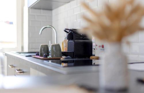Brive-la-Gaillarde Apartment | Lumineux Cocon - Centre Historique - 5min Gare