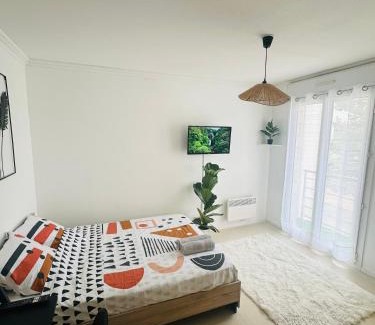 Les 3 Cites Apartment | Lumineux & cosy studio