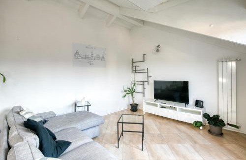 Borgo Pilonetto Apartment | Luminosa e accogliente Mansarda
