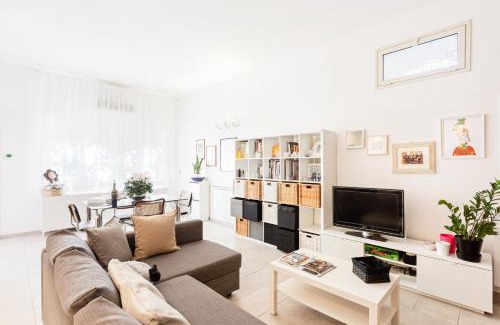 Picanello-Ognina-Barriera-Canalicchio Apartment | Luminoso Nuovalucello Apart- Giardino e Parcheggio privato