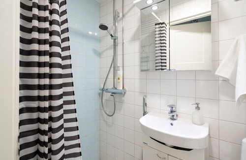 Keskinen District Apartment | Luminous 1br next to Puu-Vallilla