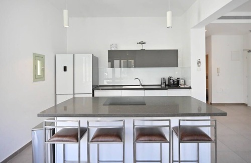 Tel Aviv City Center Apartment | Luminous 3-BR in the Heart of Shenkin by HolyGuest