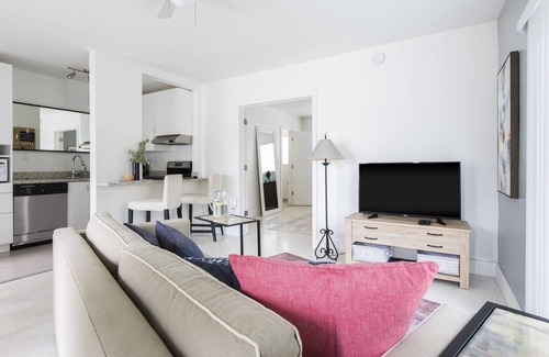 Coral Ridge Apartment | Luminous apart on the canal, pool, F.Lauderdale, Wifi, BBQ, 1,5 mile to beach