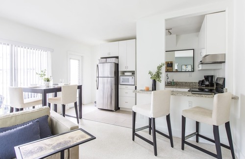 Coral Ridge Apartment | Luminous apart on the canal, pool, F.Lauderdale, Wifi, BBQ, 1,5 mile to beach