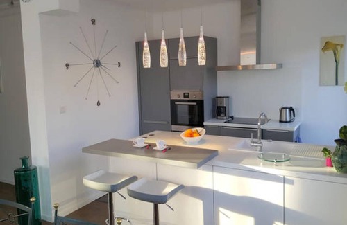 Les Coves Apartment | LUMINOUS APARTMENT WITH PRIVATE GARDEN (near shops, transport, park .)