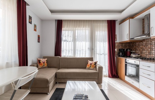 Antalya City Centre Apartment | Luminous Flat 4 min to Hadrian Gates in Antalya