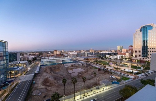 Waterfront Apartment | Luminous One-Bedroom Condo in Long Beach