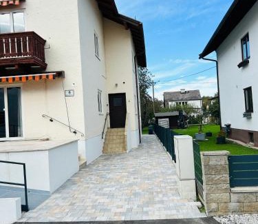 Liefering Apartment | LUMINOUS SALZBURG - Kostenloser Parkplatz , Stadt Nähe