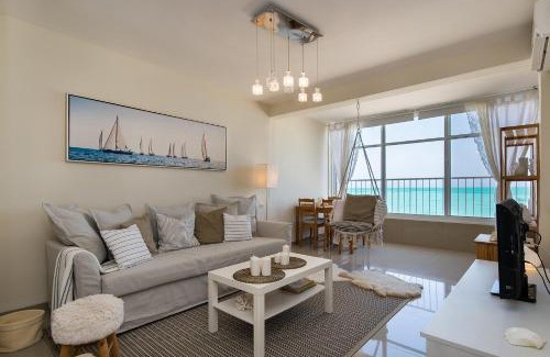 Haifa Apartment | Luminous Sea