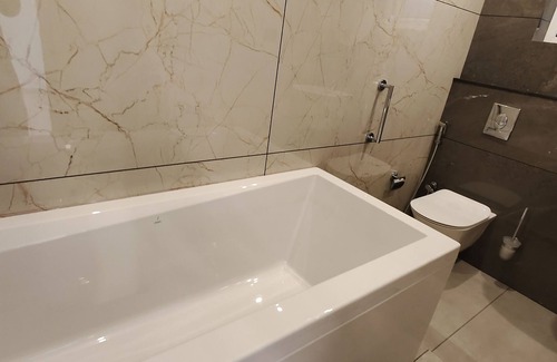 Peroorkada Apartment | Lumirefresh-Hridyam Couple-friendly Bathtub Luxury