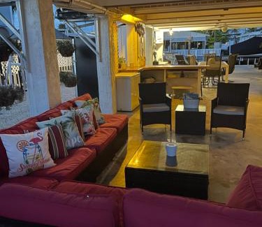 Marathon House | Luna Bay Breeze