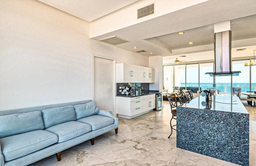 Puerto Penasco Apartment | Luna Blanca 1201 – Beachfront Bliss Above the Waves