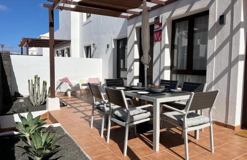 Playa Blanca Villa | Luna Blanca - Modernes Ferienhaus mit privat Pool & WLAN