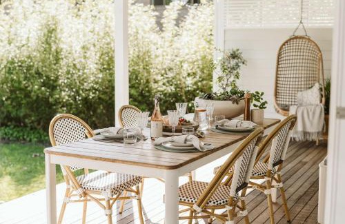 Huskisson House | Luna by Experience Jervis Bay