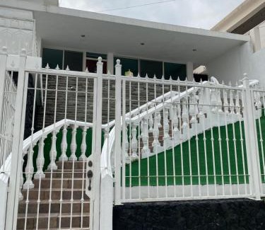 Monterrey House | Luna Creciente