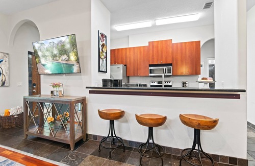 South Sarasota House | Luna Flores: Stunning Siesta Key Area with 2 Private Pools, Dog Friendly Perfect for Large Groups