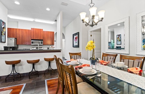 South Sarasota House | Luna Flores: Stunning Siesta Key Area with 2 Private Pools, Dog Friendly Perfect for Large Groups