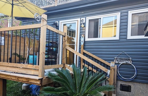 Niagara Falls Apartment | Luna house- City Centre and Bus Stop - Perfect for 2 people and pet + hot tub