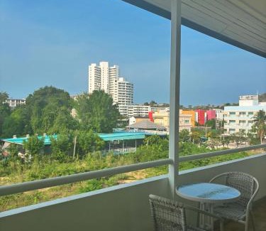 Khao Takiab Resort | Luna Hut Resort