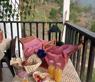 Silvania Other | Luna Menguante Refugio de Silencio y Renovación