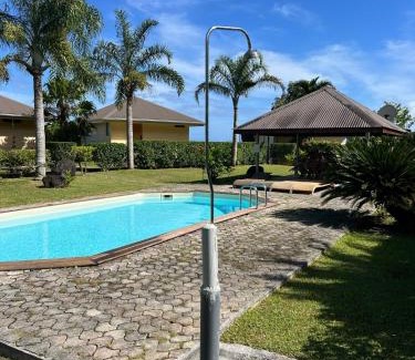 Teahupoo Ski Chalet | Luna's Home Raiatea