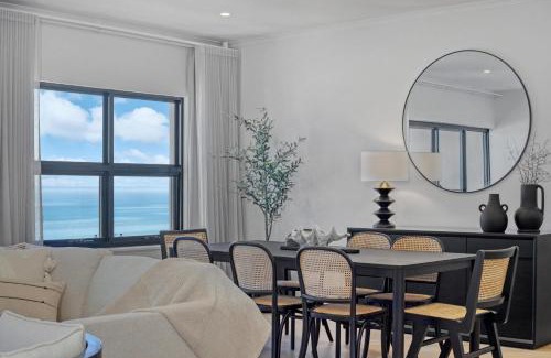 Henley Beach Apartment | Luna's Lookout: Esplanade Henley Beach