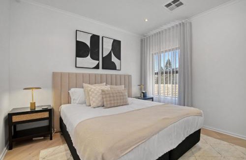 Henley Beach Apartment | Luna's Lookout: Esplanade Henley Beach