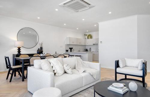 Henley Beach Apartment | Luna's Lookout: Esplanade Henley Beach