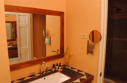 Belmont Hotel | Luna Sea Inn