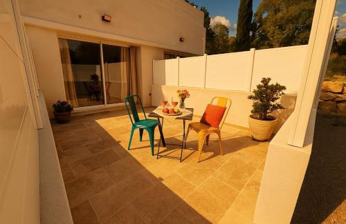Trans-en-Provence Apartment | Luna Studio calme - Terrasse Privée et grand parking