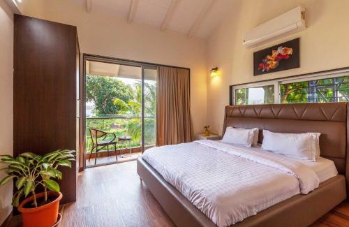 Nashik Villa | Luna Villa by StayVista - Lakeside charm with Terrace, Lush lawn & Modern decor