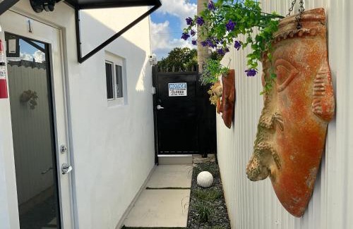 West Little Havana Apartment | Luna y Sol Calle 8