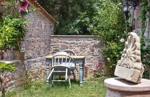 Ayvalik City Center House | Lunaria Guest House