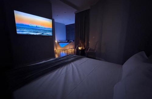 Blloku Apartment | Lunarist - Luxury Jacuzzi Suites Tirana
