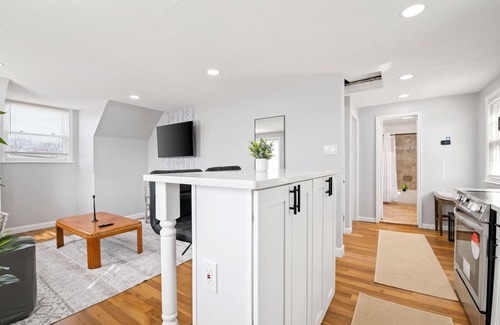 West Hempstead Apartment | LunaVista's Cozy Corner, 1B&1Bth
