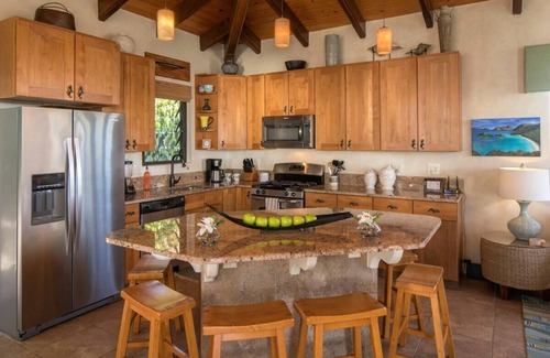 Estate Bordeaux Villa | Lunazul Villa, 2BR/2.5BA, Sweeping Ocean views, Solar/Starlink, Heated Pool