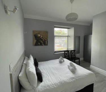 Mortehoe Bed & Breakfast | Lundy House Hotel