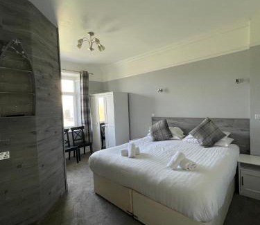 Mortehoe Bed & Breakfast | Lundy House Hotel