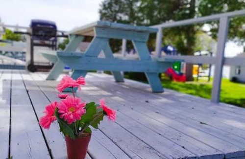 Lindsay Resort | Lunge Haven Cottages & Boating Club