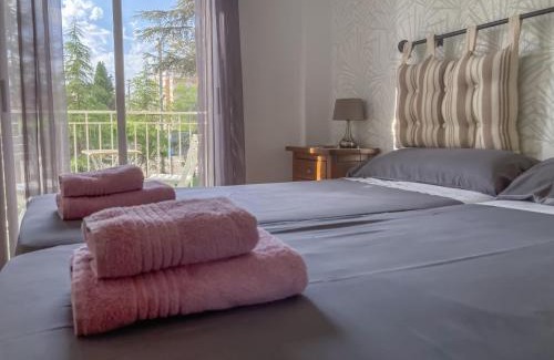Cervantes Apartment | Luninoso y práctico apartamento en el centro con amplio parking incluido