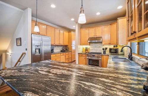 The Reserve House | Lupine Chalet: Frisco Home - Wood Sauna - Great for families.