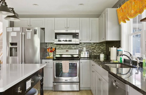Cape Porpoise House | Lupine Lodge- Large 10 Bedroom Estate in Cape Porpoise center!
