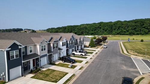 Luray House | Luray Caverns New Townhome with 3 bedrooms with 1500sqft