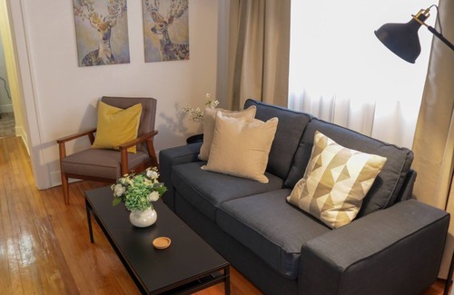 Douglas Apartment | Lush . a true gem 1BD