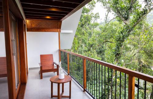 Pirmed House | Lush Acres